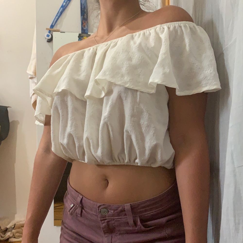 White off the shoulder summer crop-top